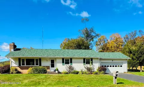 137 Altamont Dr, Hurley, NY 12443