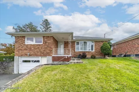 7 Rose Ct, Albany, NY 12209