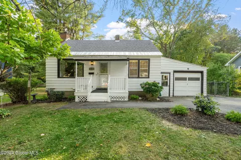 25 Edmel Rd, Glenville, NY 12302