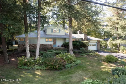 51 Westphal Dr, Delmar, NY 12054 photo 2