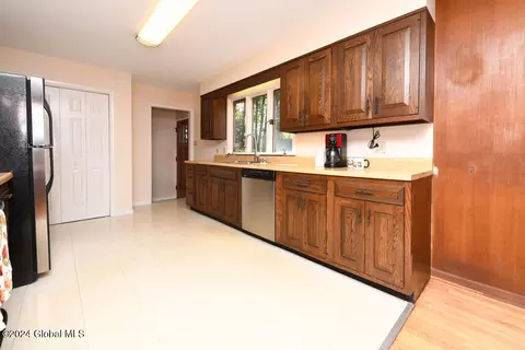 51 Westphal Dr, Delmar, NY 12054 photo 15