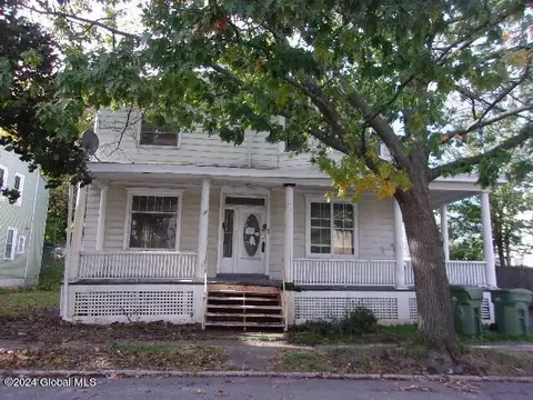 4 Amity St, Cohoes, NY 12047