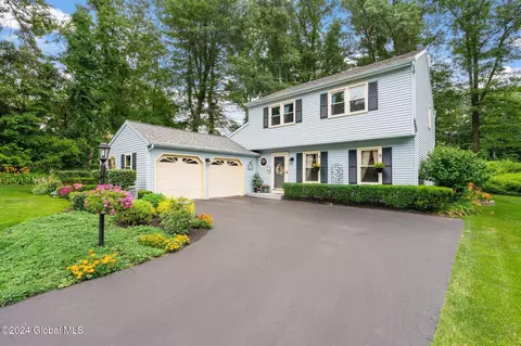80 Longwood Dr, Clifton Park, NY 12065