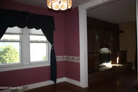16 Edmel Rd, Glenville, NY 12302 photo 9
