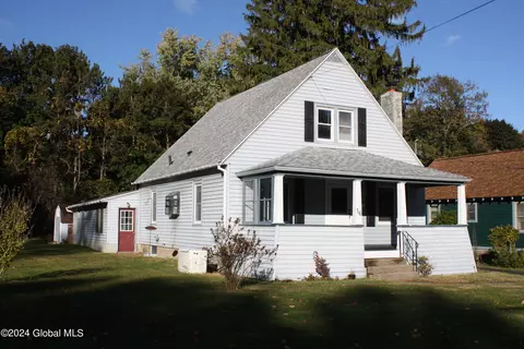 16 Edmel Rd, Glenville, NY 12302