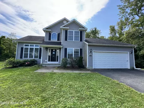 25 Riccardi Ln, Troy, NY 12180