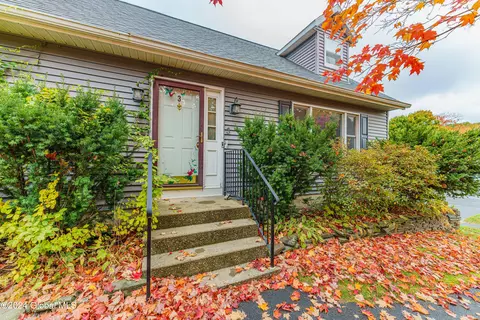 3 Woodridge St, Albany, NY 12203