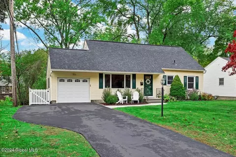 91 Jordan Blvd, Delmar, NY 12054