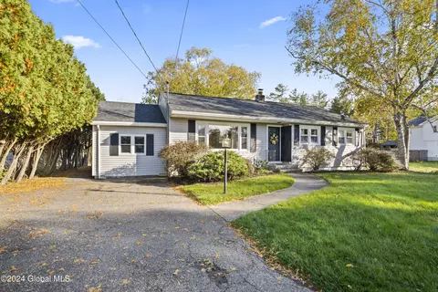 136 Van Dyke Rd, Delmar, NY 12054