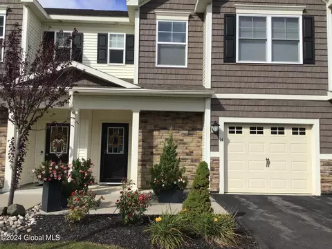 14 Jared Ct, Cohoes, NY 12047