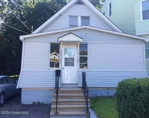 839 Cutler St, Schenectady, NY 12303