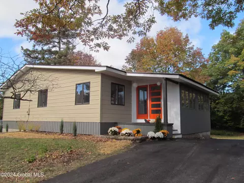 49 Brook St, Port Henry, NY 12974