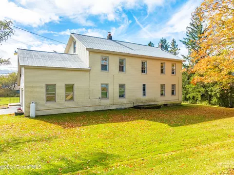 852 State Highway 162, Sprakers, NY 12166