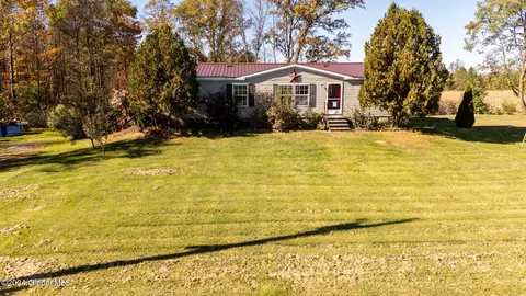 416 New Swamp Rd, Hudson Falls, NY 12839