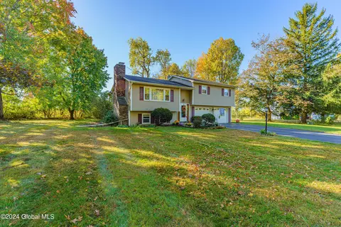 33 Birch Rd, Valatie, NY 12184