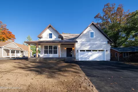 6 Elaine Ct # A, Cohoes, NY 12047