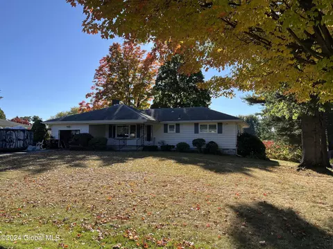 14 Riviera Dr, Latham, NY 12110