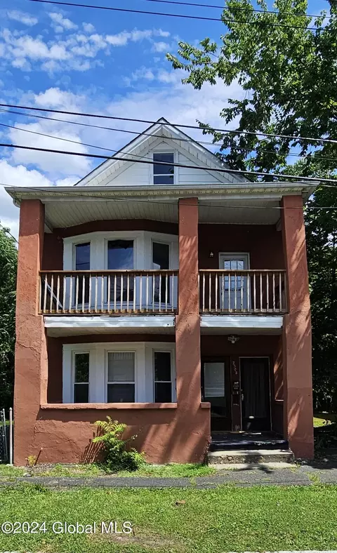 2308 12th St, Troy, NY 12180