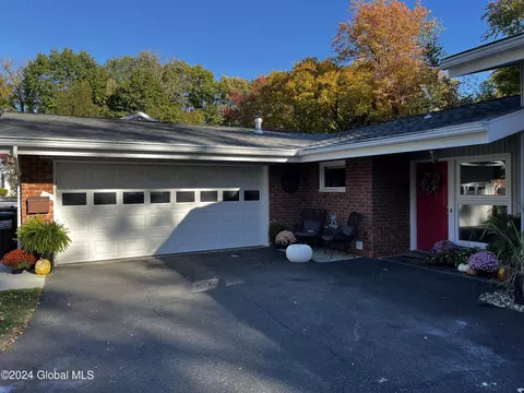 14 Werner Ave, Delmar, NY 12054 photo 2