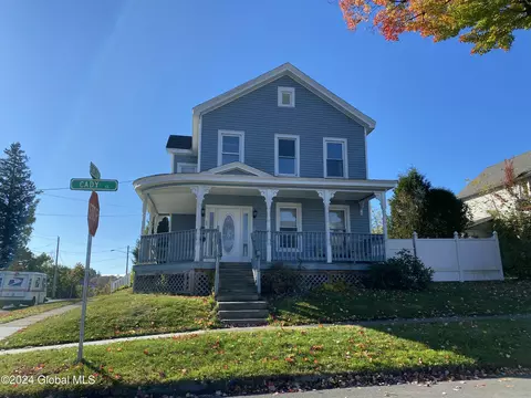 30 Cady St, Johnstown, NY 12095