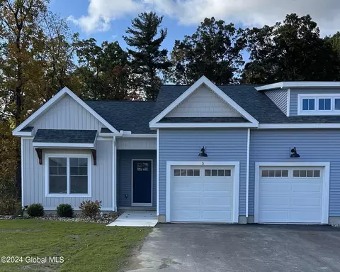 5 Kelts Farm Rd, Niskayuna, NY 12309