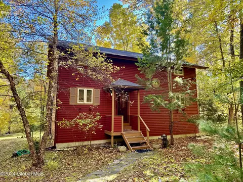 4462 Lake Shore Dr, Diamond Point, NY 12824