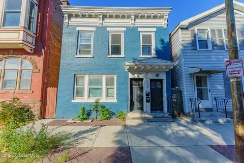335 4th St, Troy, NY 12180