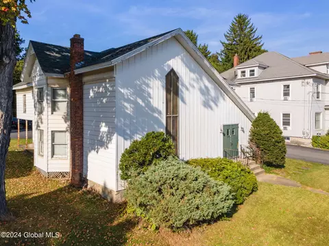 483 W Main St, Cobleskill, NY 12043 photo 4