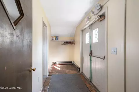 483 W Main St, Cobleskill, NY 12043 photo 5