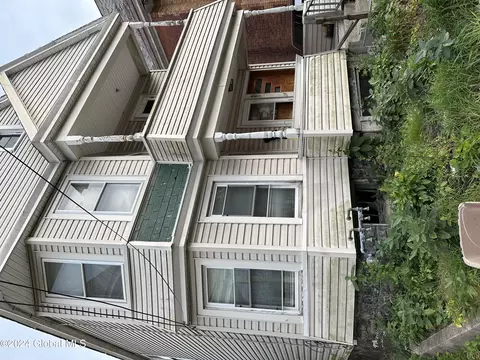 461 Hulett St, Schenectady, NY 12307