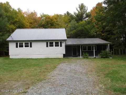 227 Drager Rd, Galway, NY 12074