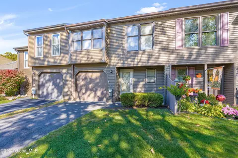 70 Westchester Dr, Clifton Park, NY 12065