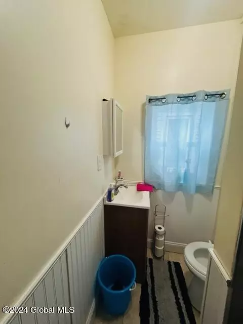 348 Duane Ave, Schenectady, NY 12307 photo 5