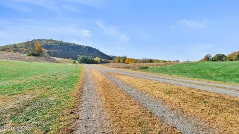L51 Ny-313, Cambridge, NY 12816