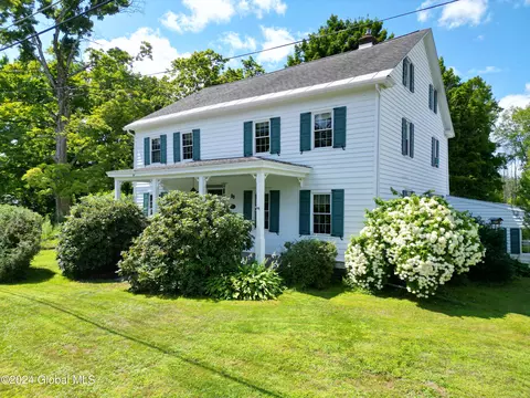 89 Middleline Rd, Ballston Spa, NY 12020