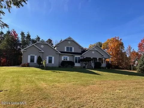 1791 Skyline Dr, Schenectady, NY 12306
