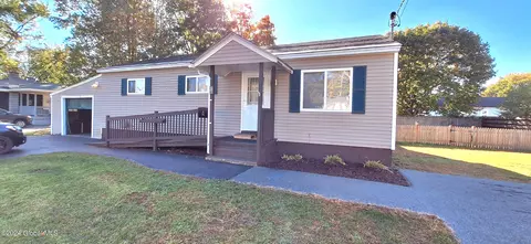 27 9th Ave, Hudson Falls, NY 12839