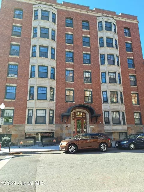 352 State St #6A, Albany, NY 12210