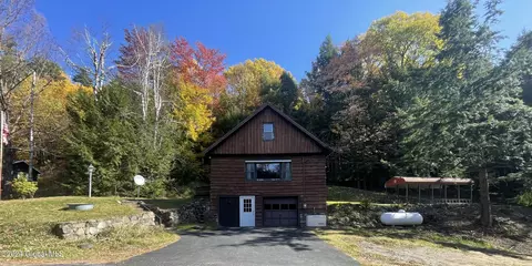 220 Fairy Lake Rd, Moriah, NY 12960