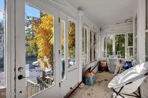 697 Myrtle Ave, Albany, NY 12208