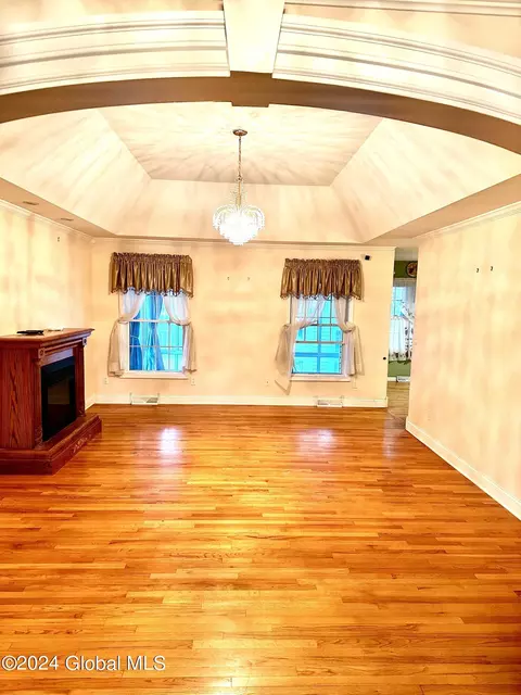 Living - 2138 Greenpoint Ave, Schenectady, NY 12303 photo 3 of 3