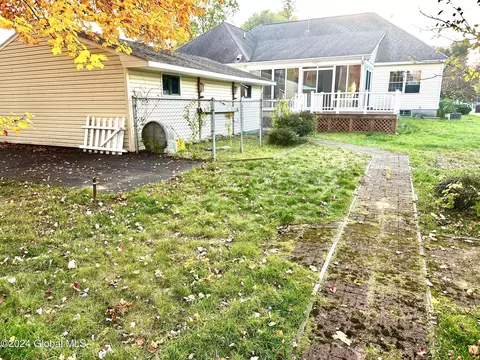 Exterior - 2138 Greenpoint Ave, Schenectady, NY 12303 photo 11 of 15