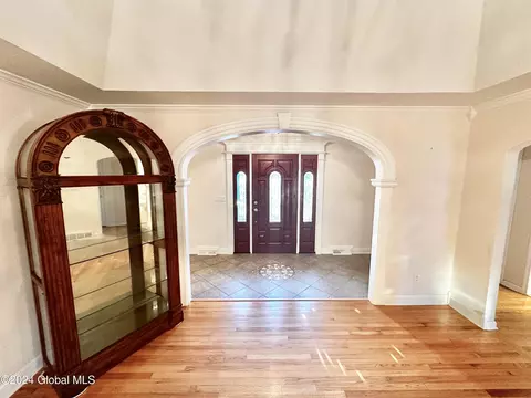 Entry Way - 2138 Greenpoint Ave, Schenectady, NY 12303 photo 1 of 4