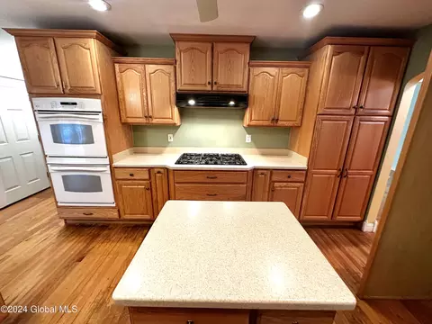 Kitchen - 2138 Greenpoint Ave, Schenectady, NY 12303 photo 3 of 4