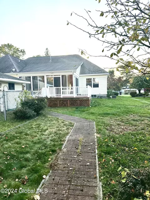Exterior - 2138 Greenpoint Ave, Schenectady, NY 12303 photo 12 of 15