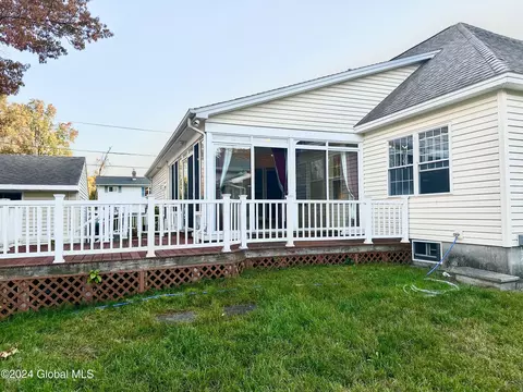 Exterior - 2138 Greenpoint Ave, Schenectady, NY 12303 photo 15 of 15