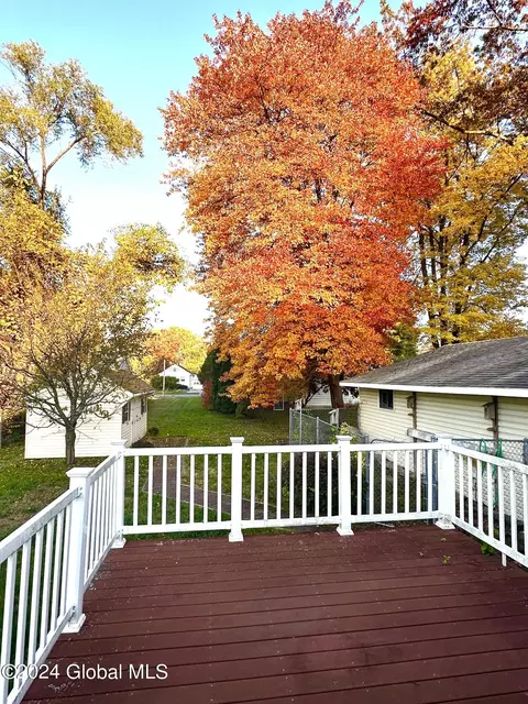Exterior - 2138 Greenpoint Ave, Schenectady, NY 12303 photo 9 of 15