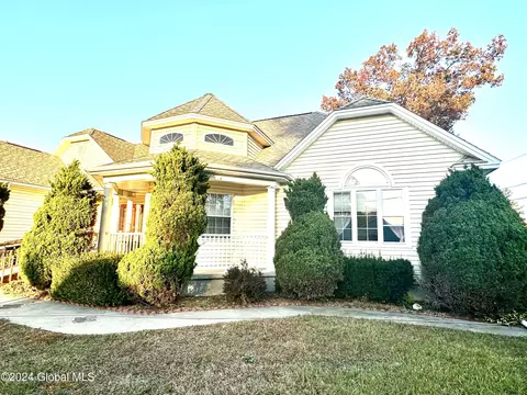 Exterior - 2138 Greenpoint Ave, Schenectady, NY 12303 photo 1 of 15