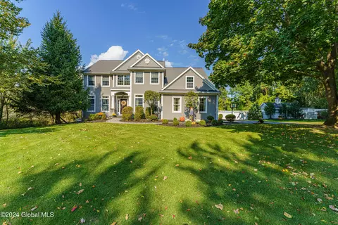 3 Nottingham Way, Cohoes, NY 12047