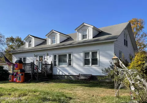 29 Grange Hall Rd, Stephentown, NY 12168